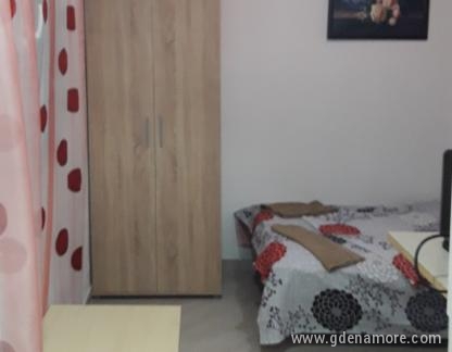 Apartman Snezana, Crveni apartman, privatni smeštaj u mestu Šušanj, Crna Gora