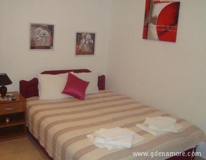 Villa Laguna, Apartman A2 - Trokrevetni, privatni smeštaj u mestu Dobre Vode, Crna Gora