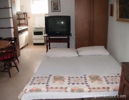 APARTMENTS ČINČI, , private accommodation in city Tivat, Montenegro