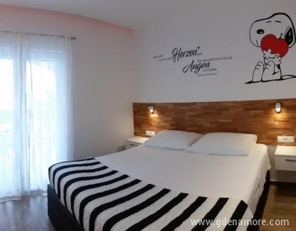 Apartments Ursic, , private accommodation in city Brela, Croatia