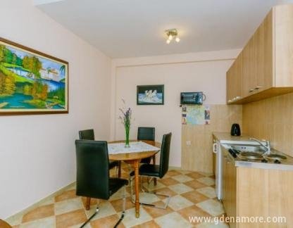 Apartmani Novakovic, , privat innkvartering i sted Radanovići, Montenegro - 102121746