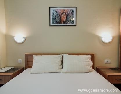 Appartamenti Sijerkovic, , alloggi privati a Kumbor, Montenegro - Apartman no. 4