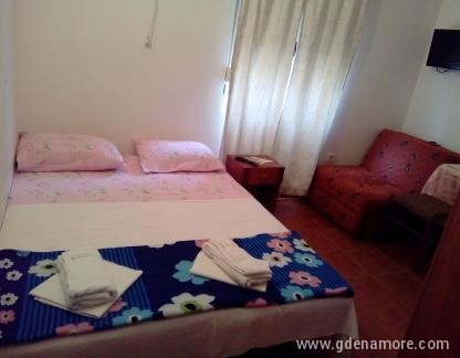 Studio apartments Fatic, , private accommodation in city Petrovac, Montenegro - 15548970330571954074805