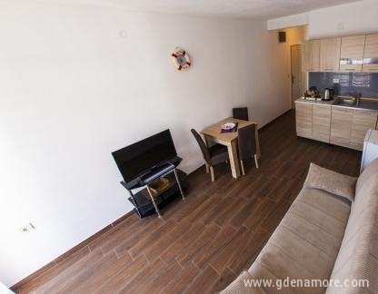 Къща Булаич, Apartman 3, частни квартири в града Jaz, Черна Гора - viber_image_2019-06-27_14-13-26