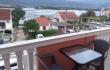 Apartman sa pogledom na more u Apartmani Djurkovic, privatni smeštaj u mestu Radovići, Crna Gora