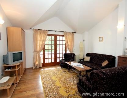Wohnungen Draskovic, Studio-Apartment mit Gartenblick, Privatunterkunft im Ort Petrovac, Montenegro - IMG_5266