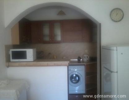 Apartments & rooms Kamovi, Kamovi Guest House - Apartment Elena, private accommodation in city Pomorie, Bulgaria - 1