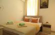 Двойна стая с балкон 14 в Villa Ines, частни квартири в града Budva, Черна Гора