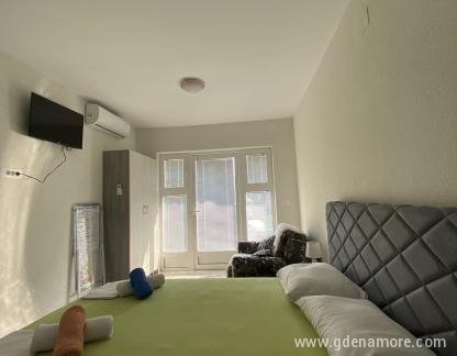 Apartman Iva, , Privatunterkunft im Ort Bijela, Montenegro - viber_image_2023-05-29_17-45-32-379