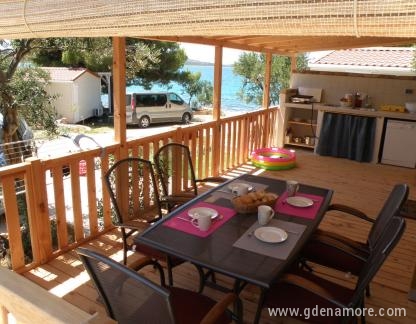 Casa m&oacute;vil, alojamiento privado en Zadar, Croacia - Terasa mobilne kucice