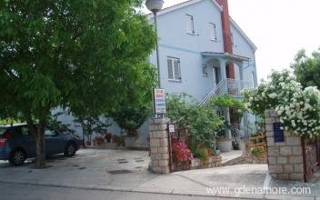 Apartments Orbanic, private accommodation in city Cres, Croatia