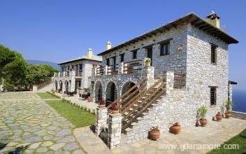 Prasino Galazio Traditional Guesthouse, частни квартири в града Mouresi, Гърция