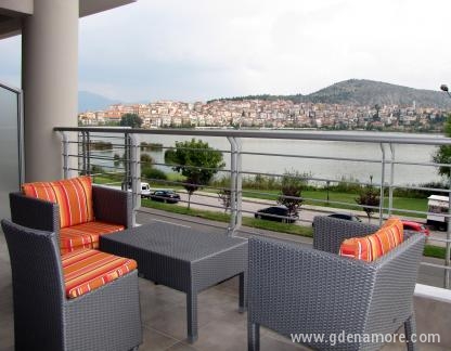 Paralimnio Suites, частни квартири в града Kastoria, Гърция - balcony