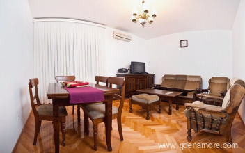 Oya, private accommodation in city Split, Croatia