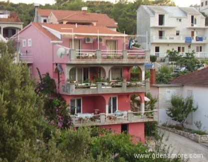 Апартаменти &amp; # 34; Mia &amp; # 34;, частни квартири в града Korčula, Хърватия