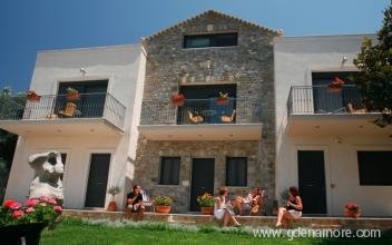 Mylos Apartments, частни квартири в града Pylos, Гърция