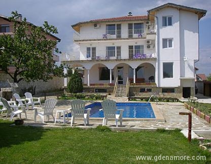 Бялата къща, private accommodation in city Bliznatsi, Bulgaria - White house Bliznatsi