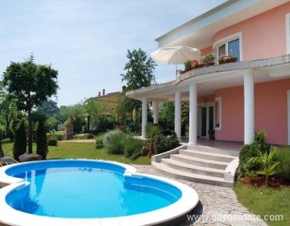VILLA AM&Eacute;LIE, alojamiento privado en Opatija, Croacia - Villa Amelie