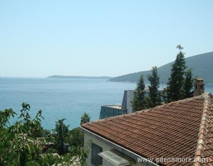 Apartmani na Savini, alojamiento privado en Herceg Novi, Montenegro - pogled sa terase