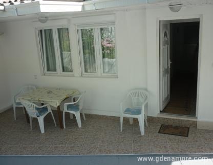 Bosa, private accommodation in city Petrovac, Montenegro - terasa