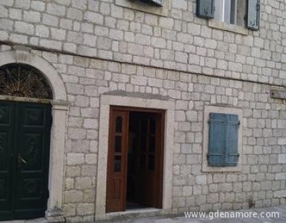 Stanovi Marković , private accommodation in city Kotor, Montenegro - stan na obali mora