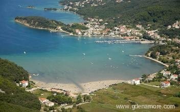 Apartments Tuh, private accommodation in city Rab, Croatia