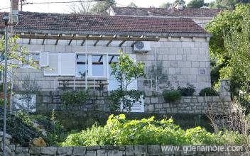 Hiša PLAZA - nad plažo, zasebne nastanitve v mestu Korčula, Hrvaška