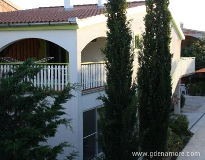 Apartmani Lavanda, privatni smeštaj u mestu Ždrelac, Hrvatska