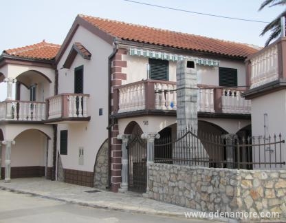 Apartamentos Liljana Ledinko, alojamiento privado en Privlaka, Croacia
