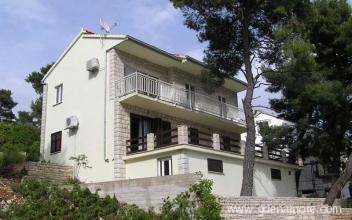 Апартаменти на морето, частни квартири в града Korčula, Хърватия