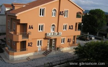 Апартаменти JurAn Sukosan, частни квартири в града Sukošan, Хърватия