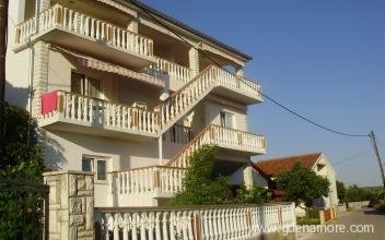 Appartements Brkovic, logement privé à Sukošan, Croatie