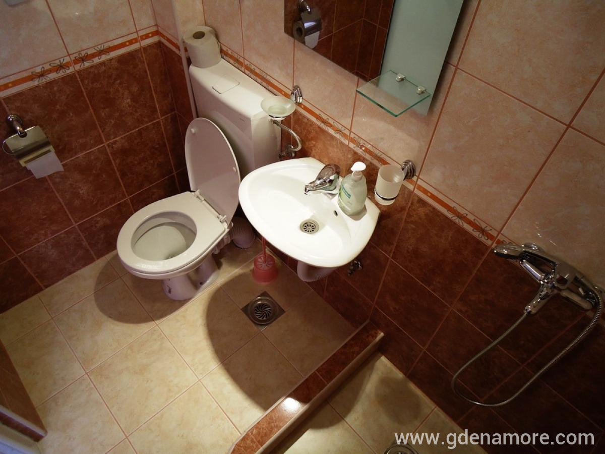 Branco, alloggi privati a Sutomore, Montenegro