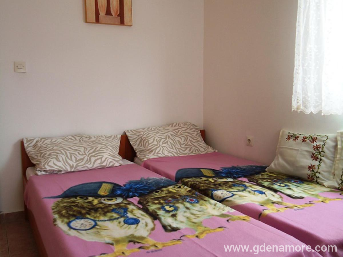 Casa privata Lela-Maja, alloggi privati a Sutomore, Montenegro