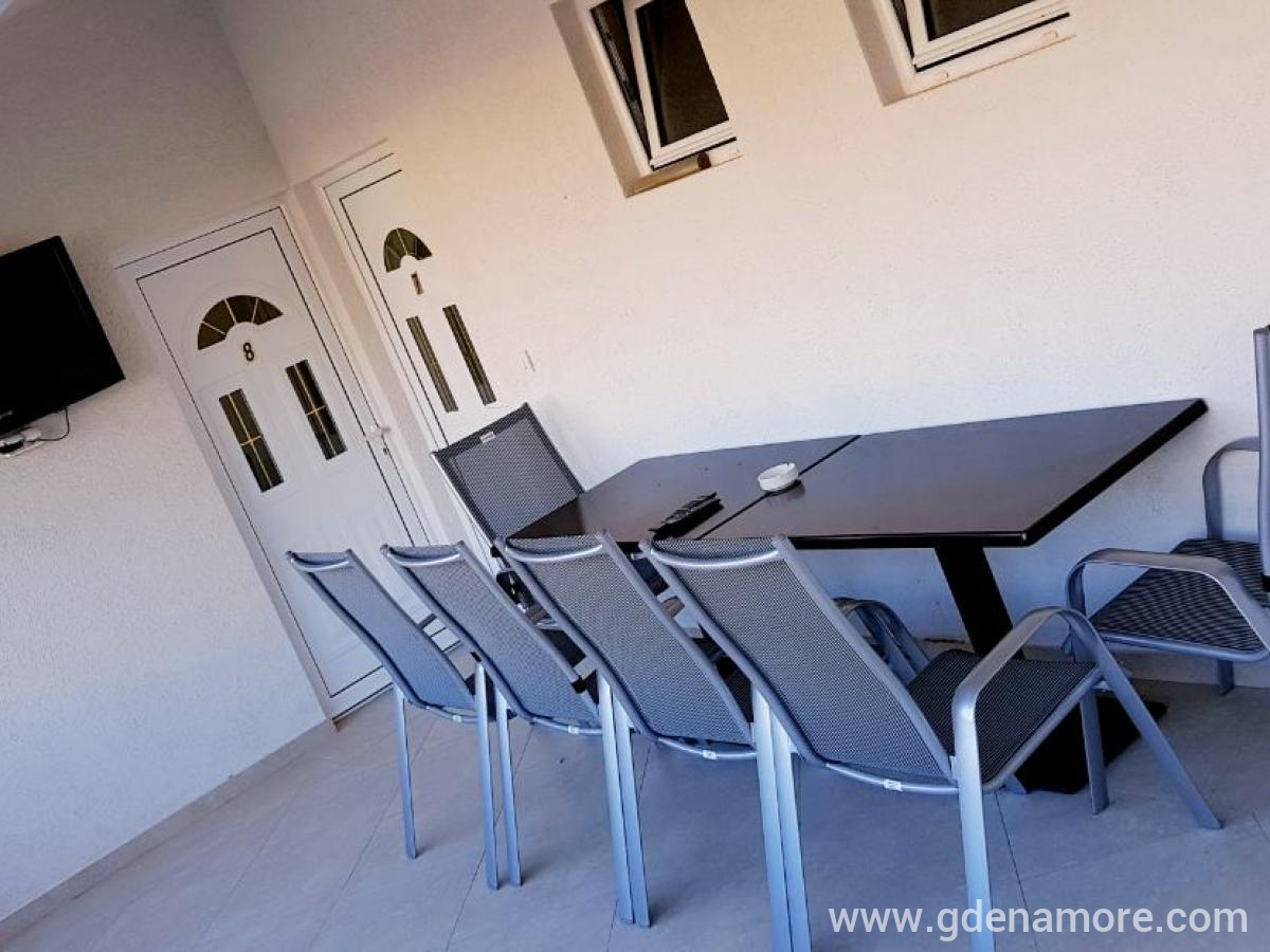 Apartmaji Aro, zasebne nastanitve v mestu Dobre Vode, Črna gora
