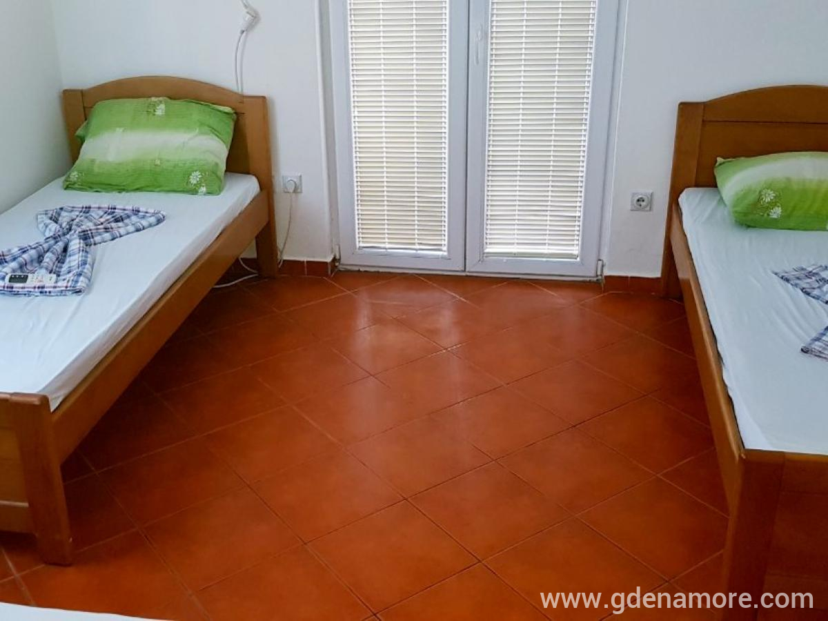 Apartmaji Aro, zasebne nastanitve v mestu Dobre Vode, Črna gora