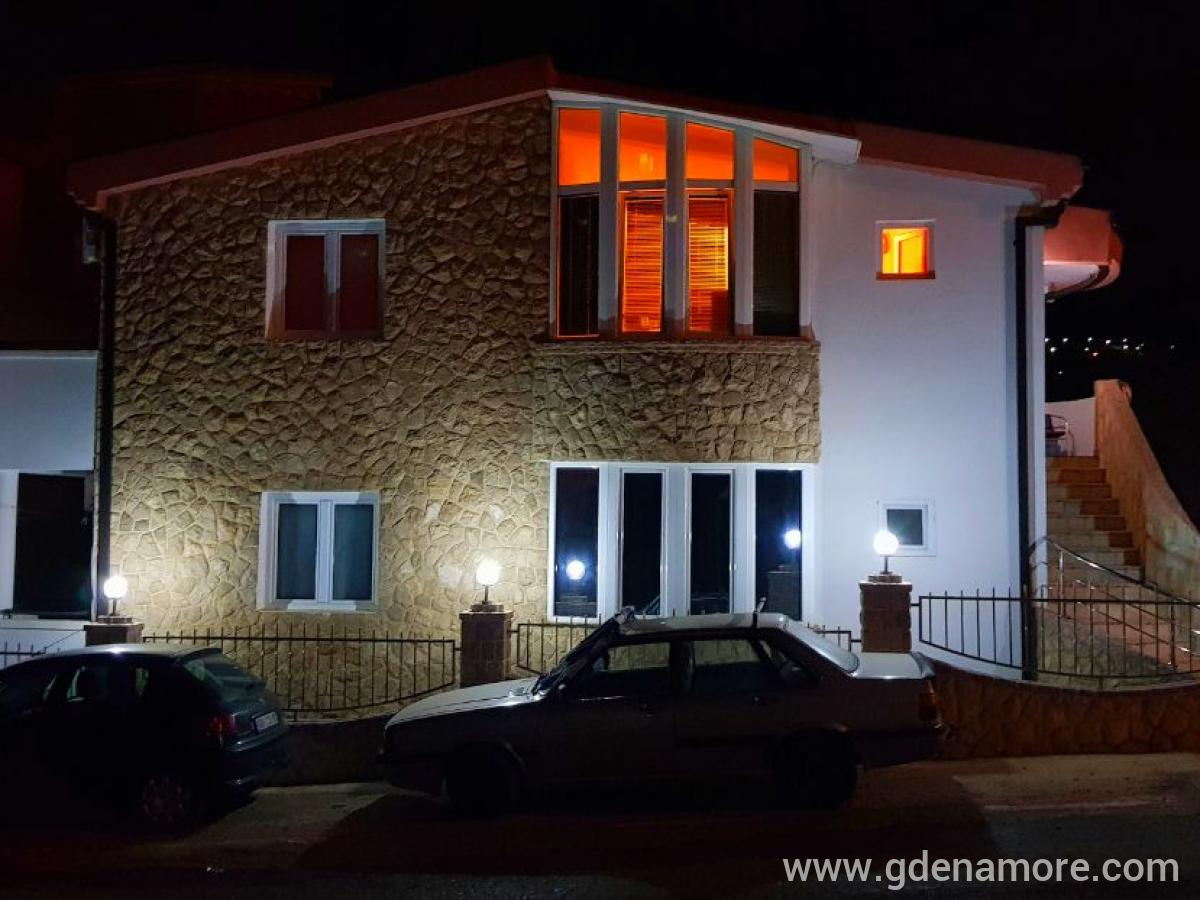 Apartmaji Aro, zasebne nastanitve v mestu Dobre Vode, Črna gora