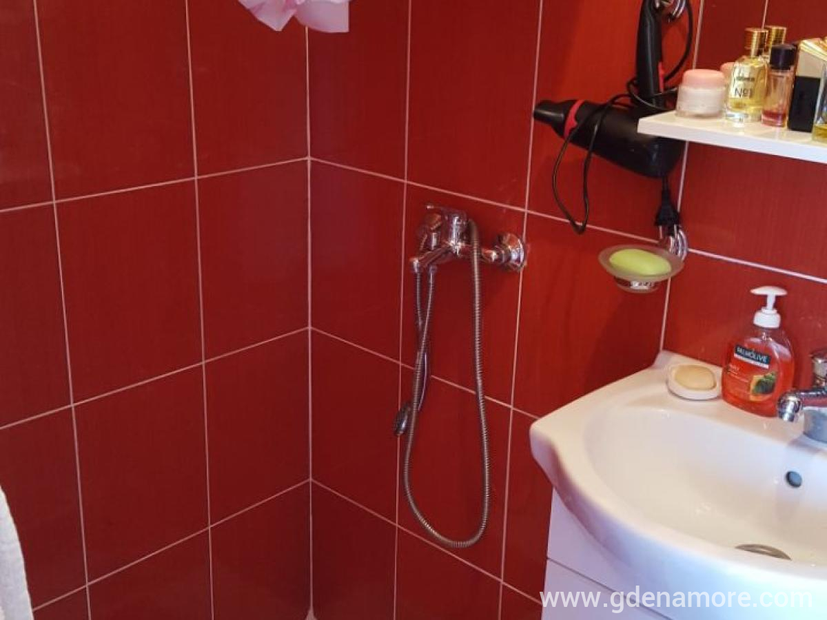 Branco, alloggi privati a Sutomore, Montenegro