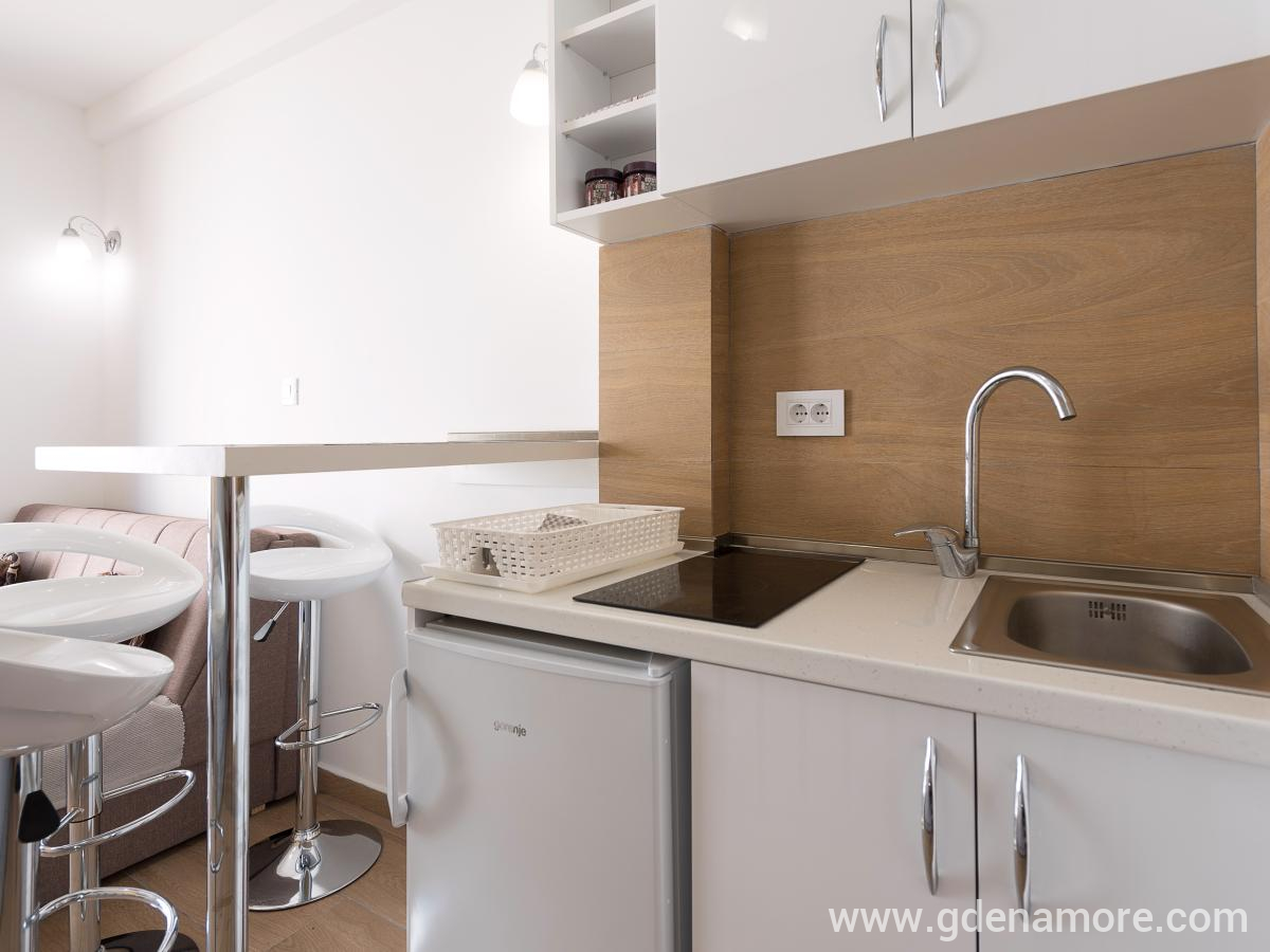 Apartments Trojanovic Obala, private accommodation in city Tivat, Montenegro - 75B_0354