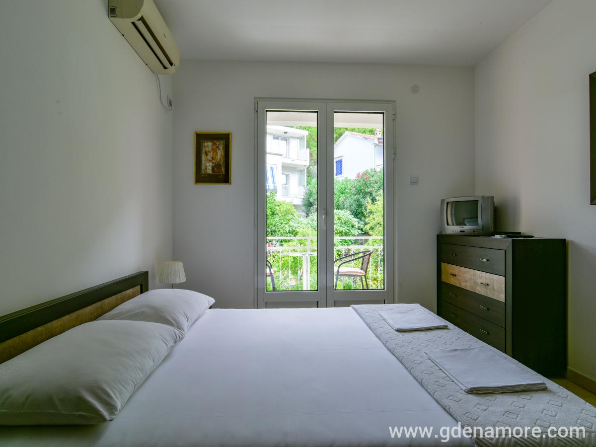 Rom og leiligheter Davidovic, privat innkvartering i sted Petrovac, Montenegro - DUS_1209