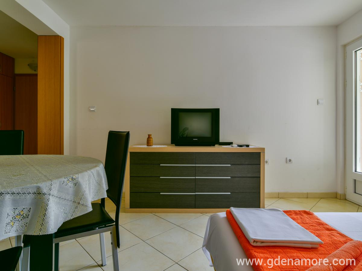 Rom og leiligheter Davidovic, privat innkvartering i sted Petrovac, Montenegro - DUS_1291
