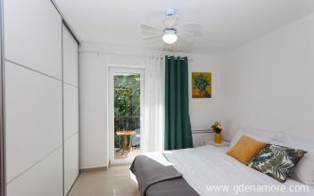 Bombon Apartment - Appartamento moderno con una vista incredibile, alloggi privati a Meljine, Montenegro