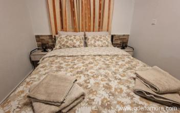 Alexia h&aacute;za, Mag&aacute;n sz&aacute;ll&aacute;s a k&ouml;zs&eacute;gben Kavala, G&ouml;r&ouml;gorsz&aacute;g