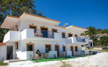 Dolphins Studios, privatni sme&scaron;taj u mestu Kinira, Grčka