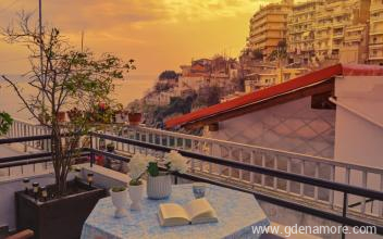 V&eacute;gtelen K&eacute;k Tenger H&aacute;z, Mag&aacute;n sz&aacute;ll&aacute;s a k&ouml;zs&eacute;gben Kavala, G&ouml;r&ouml;gorsz&aacute;g