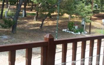 Джулия Хаус, Частный сектор жилья Метаморфоси, Греция