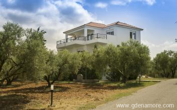 Kahlenberg Apartmanok, Mag&aacute;n sz&aacute;ll&aacute;s a k&ouml;zs&eacute;gben Afitos, G&ouml;r&ouml;gorsz&aacute;g