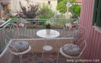 La Casa Rosa Apartment, private accommodation in city Lefkas, Greece