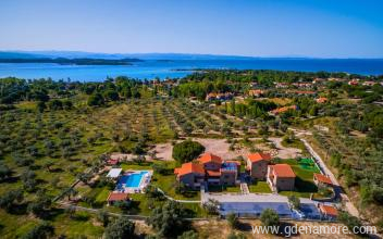 Razko&scaron;ni apartmaji Mediterraneo, zasebne nastanitve v mestu Vourvourou, Grčija