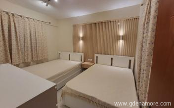 &Beta;ί&lambda;&alpha; &Mu;ό&lambda;&omicron;&sigmaf; &Mu;&omicron;ά&nu;&alpha;, &epsilon;&nu;&omicron;&iota;&kappa;&iota;&alpha;&zeta;ό&mu;&epsilon;&nu;&alpha; &delta;&omega;&mu;ά&tau;&iota;&alpha; &sigma;&tau;&omicron; &mu;έ&rho;&omicron;&sigmaf; Pefkohori, Greece